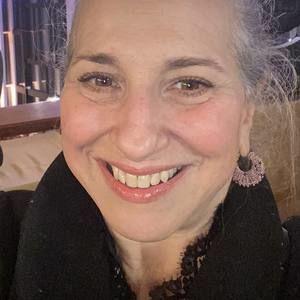 Meet your Posher, Carolyn